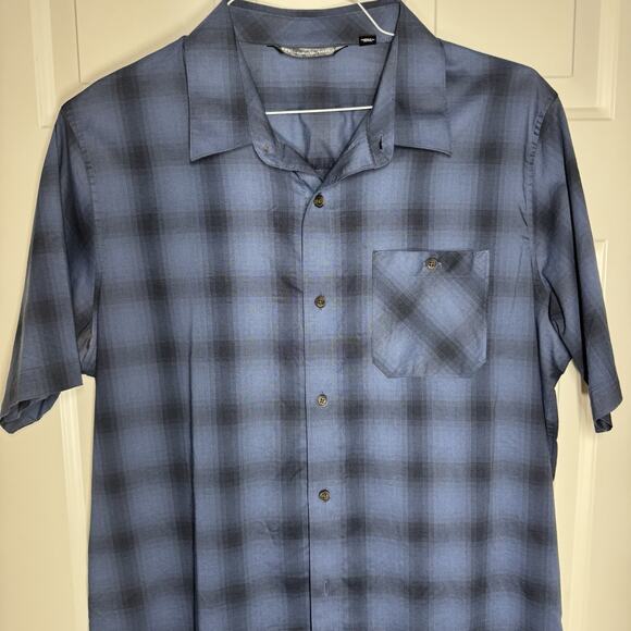 Travis Mathew Blue Black Plaid Nylon Stretch Casual Button Up Shirt Men’s Large - Picture 2 of 8